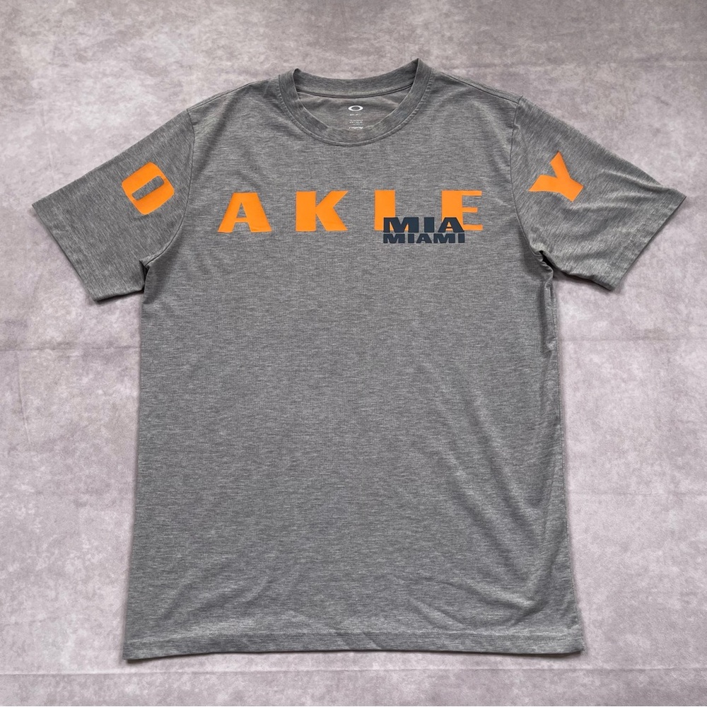 Oakley Miami MIA T-Shirt Mens Medium Gray hydrolix Regular Fit Performance